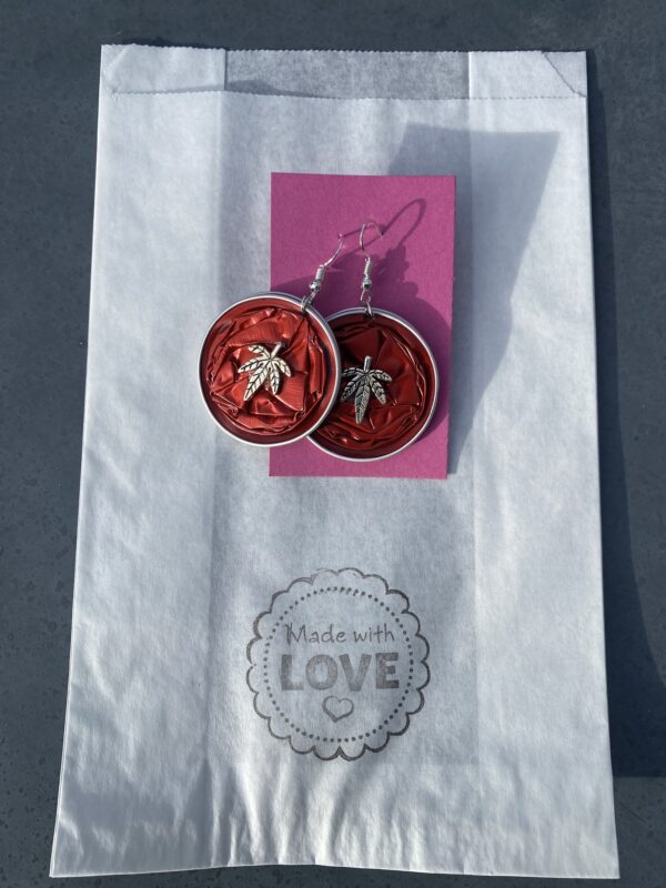 Made_by_DCH Upcycling Kaffeekapseln *Ohrringe mit Applikation* K+rot Applikation Hanfblatt